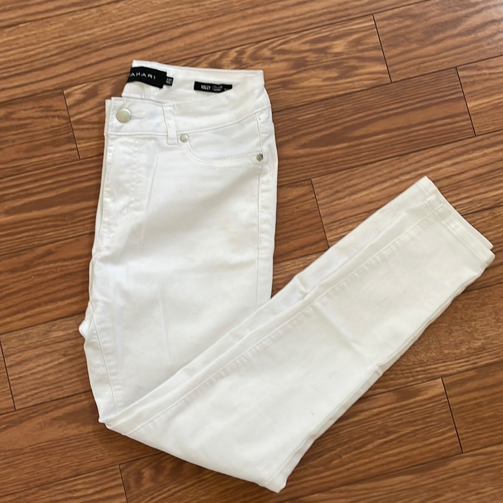 TAHARI 4/27white jeans